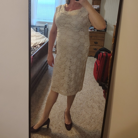 PARTY DRESS - Picture 5 of 6